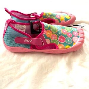 NWT Newtz Water Shoes pink blue green fruit slices SZ 4/5